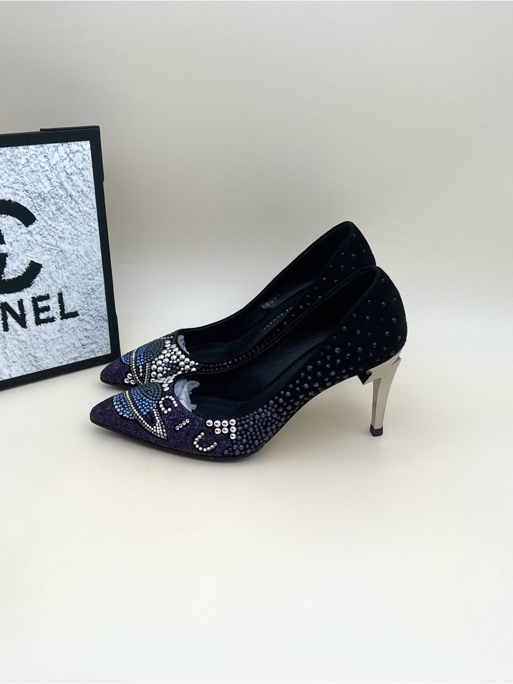 Giuseppe Zanotti Embellished Pointed-Toe Pumps in Black and Navy